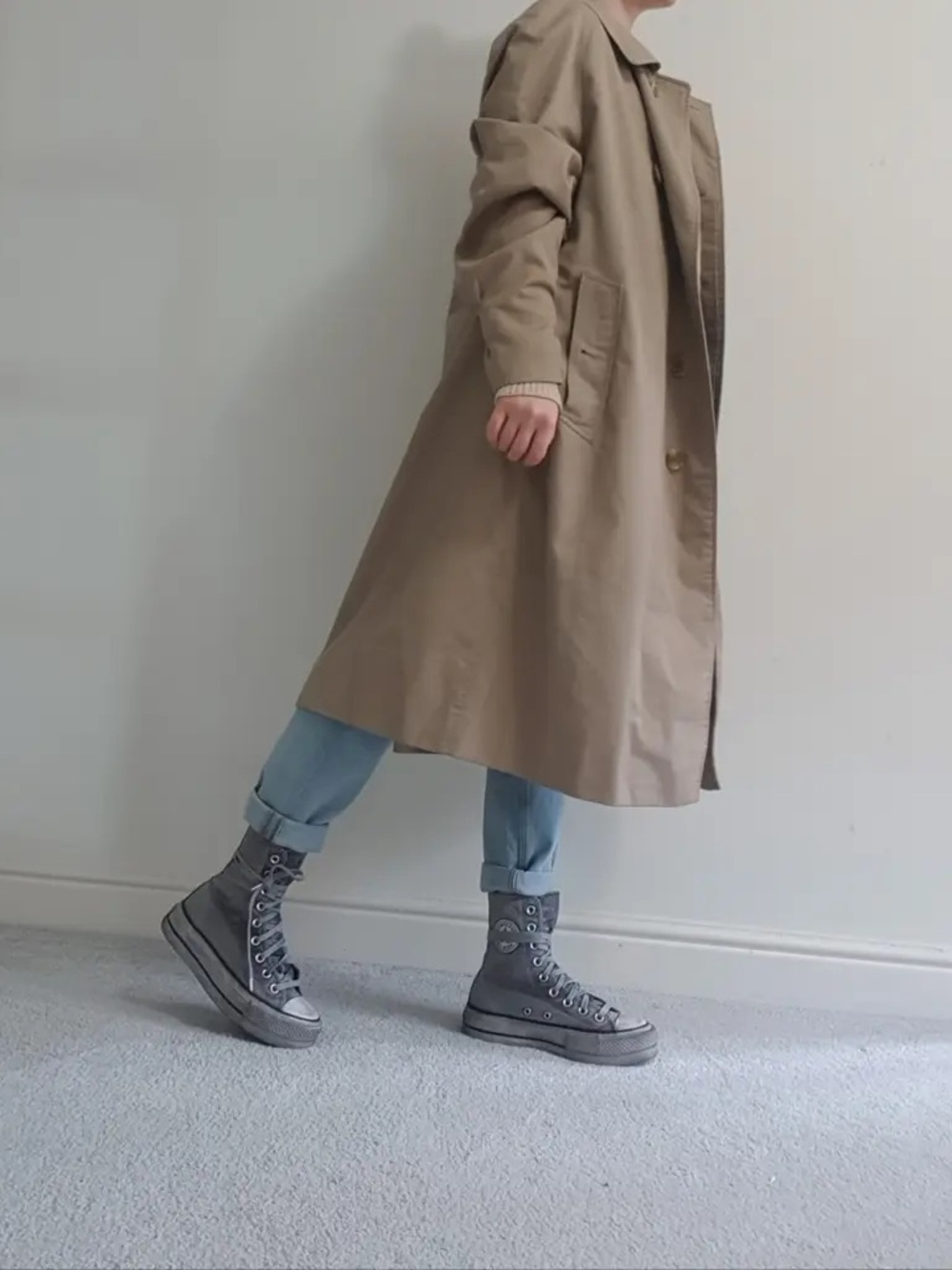 Burberry Camel Trench Coat with Signature Check Lining - Picture 3 of 11